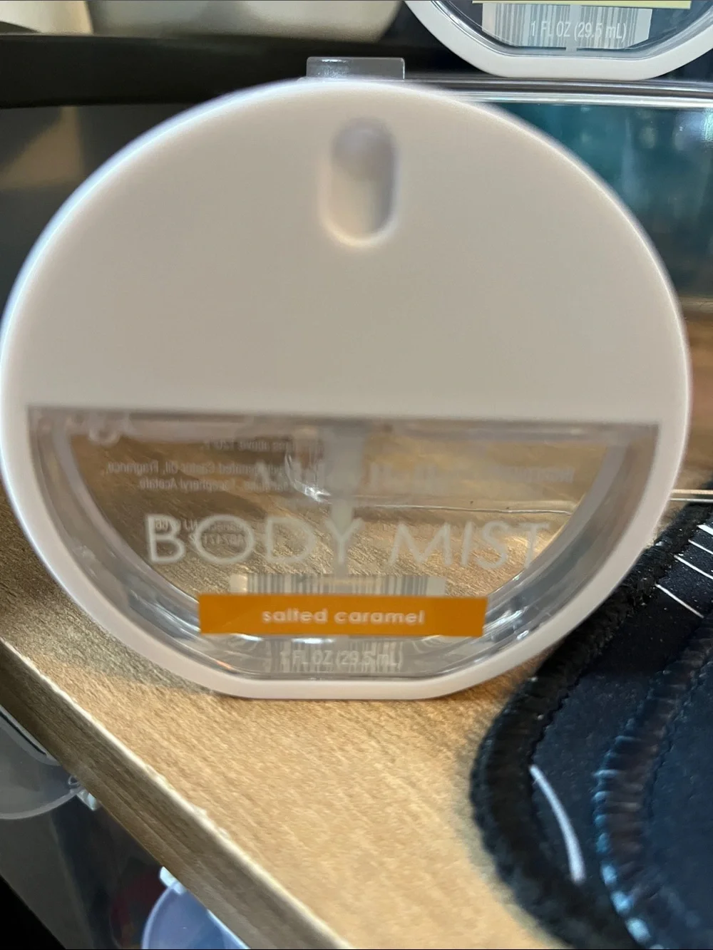 Amber Vanilla Body Mist — White